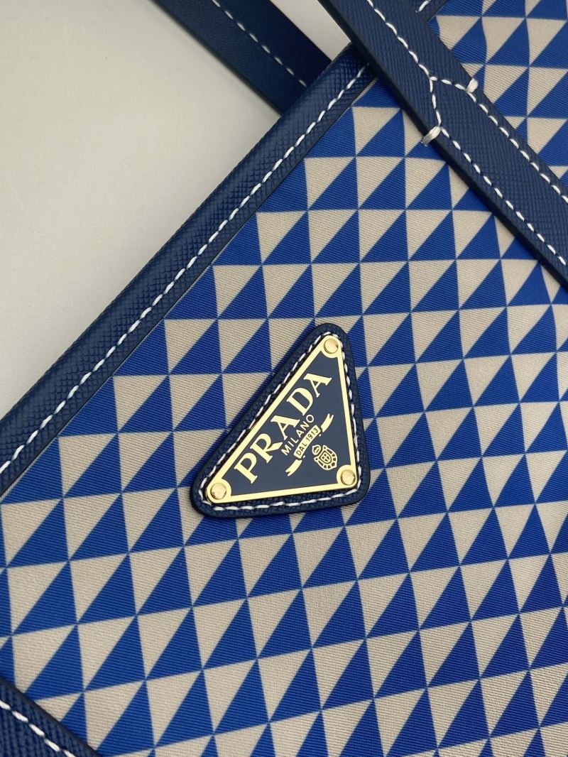 Pra*a tote bags